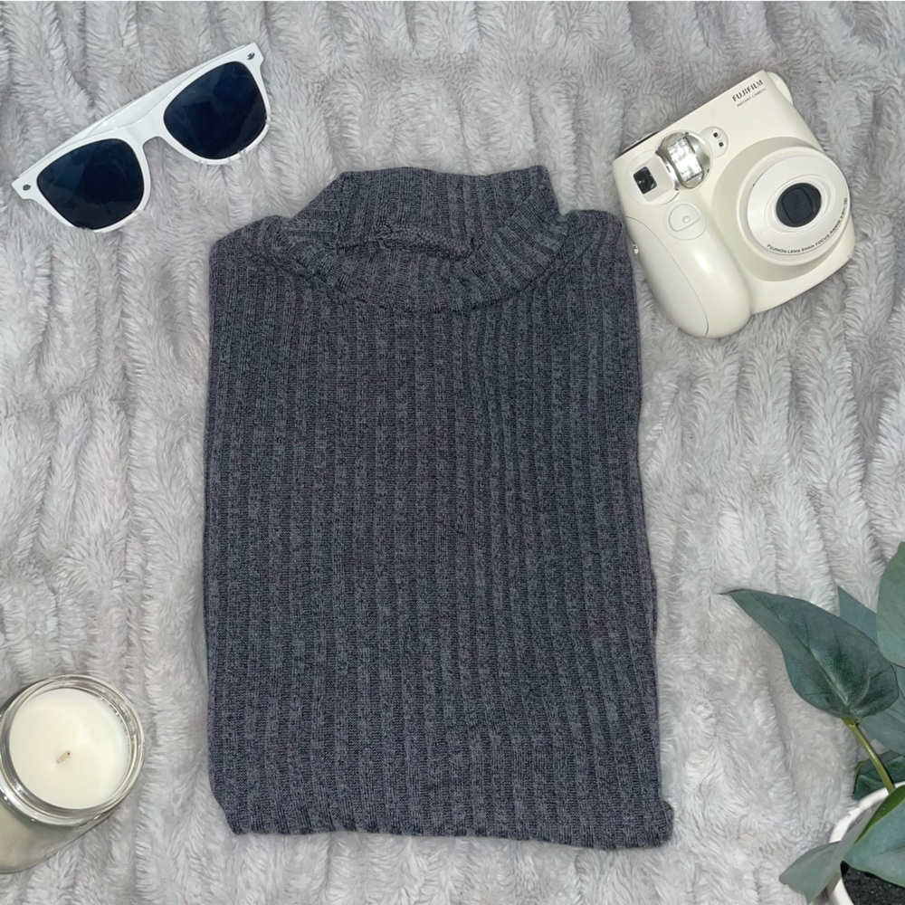 Dark Gray Cropped Tee